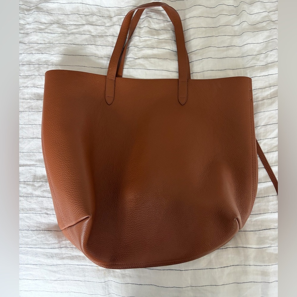 Cuyana Tote Bag- perfect condition fits everything